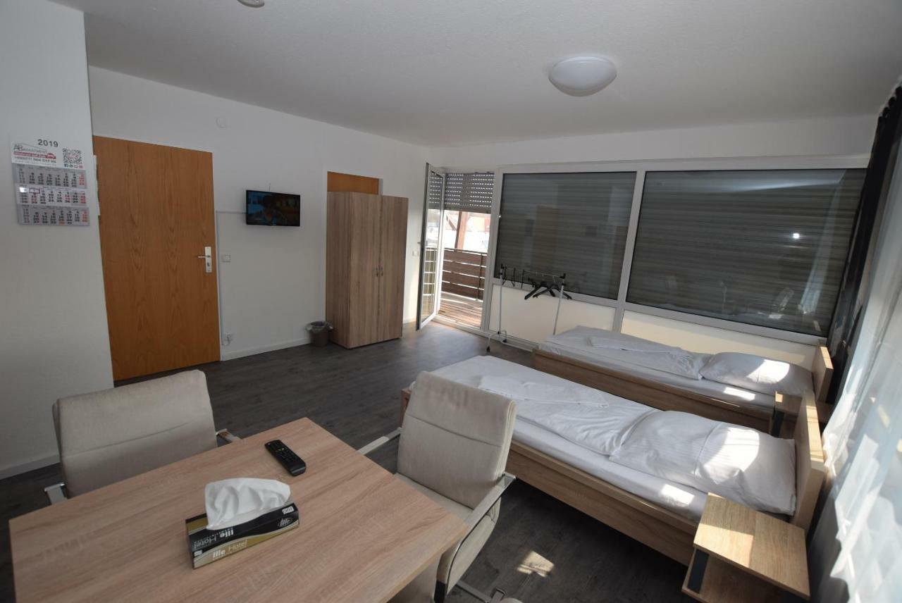 Monteurzimmer Messe Airport Wolfschlugen Dış mekan fotoğraf